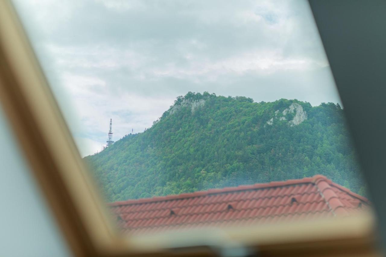 Fernweh Haus Brasov Hotel Bagian luar foto