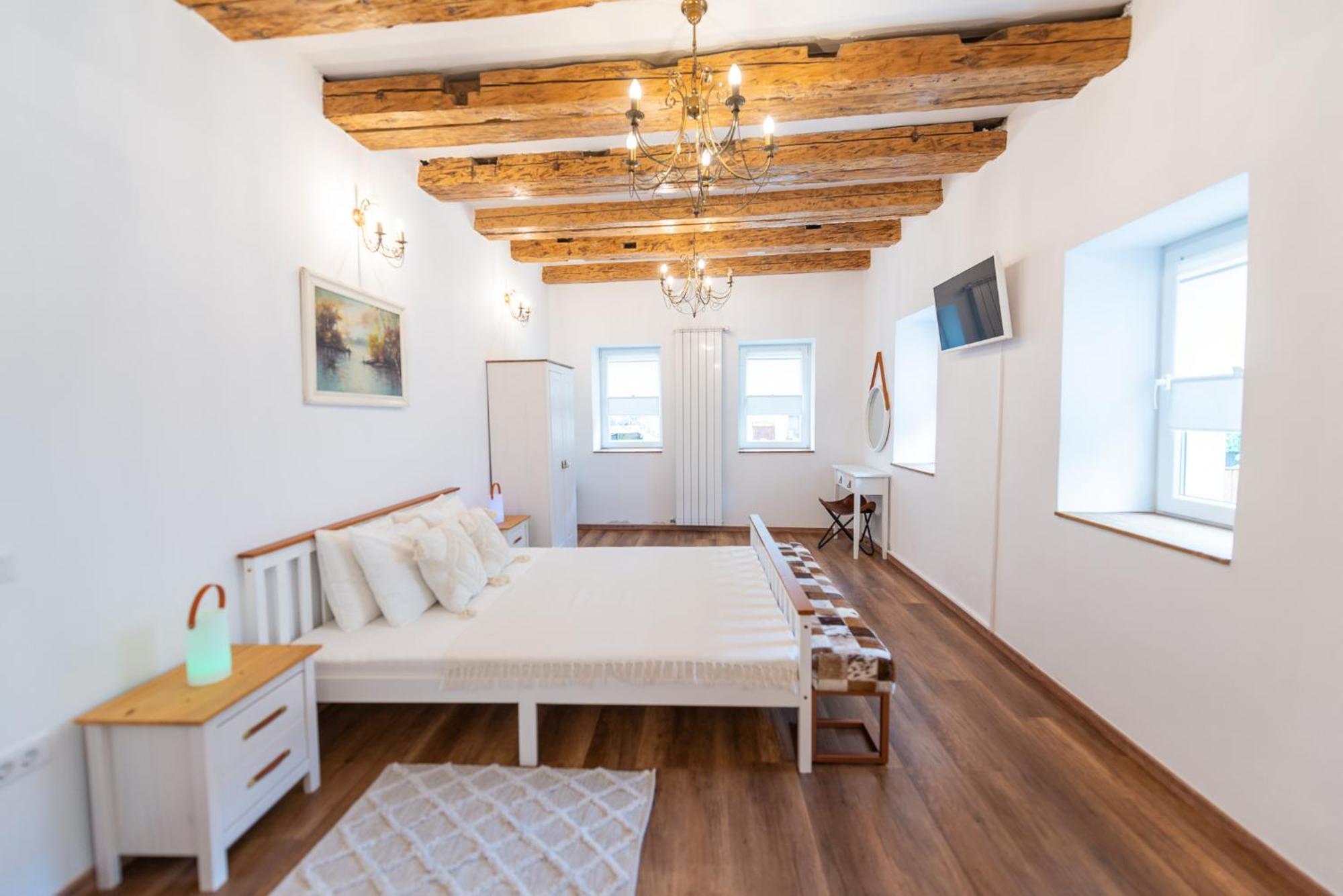 Fernweh Haus Brasov Hotel Bagian luar foto