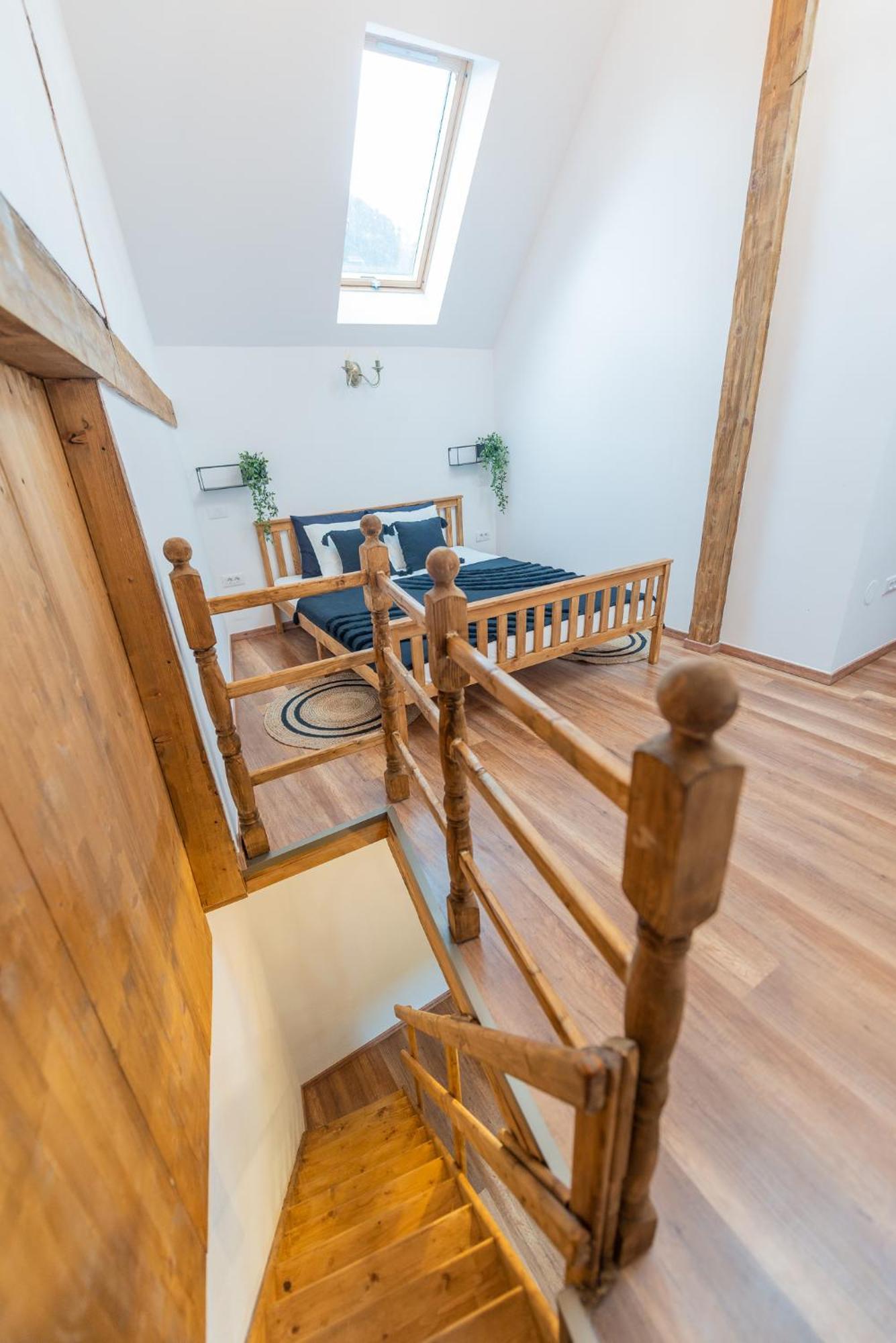 Fernweh Haus Brasov Hotel Bagian luar foto